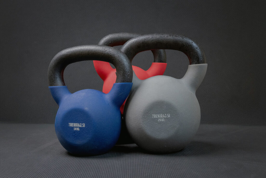 Sodobna vadbena oprema v fitnes studiu Petit Studio